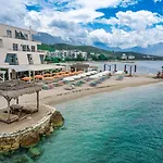 Grand Aita Hotel Radhimë