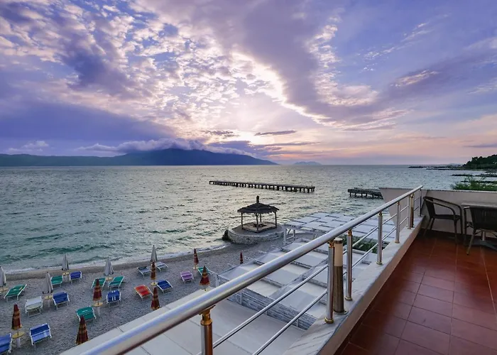 艾塔格兰德酒店 酒店 Radhimë