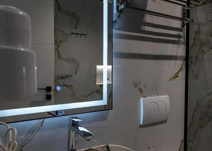 Grand Aita Hotel Radhimë